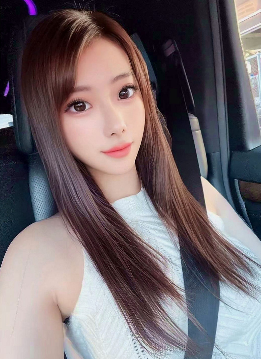 樹林找女人：詩雨 |服裝店老闆|167cm|52kg|D罩杯|18歲|臉蛋很漂亮~身材火辣~亮麗氣質的外貌  薪水不高 花銷大 又沒有時間找男朋友