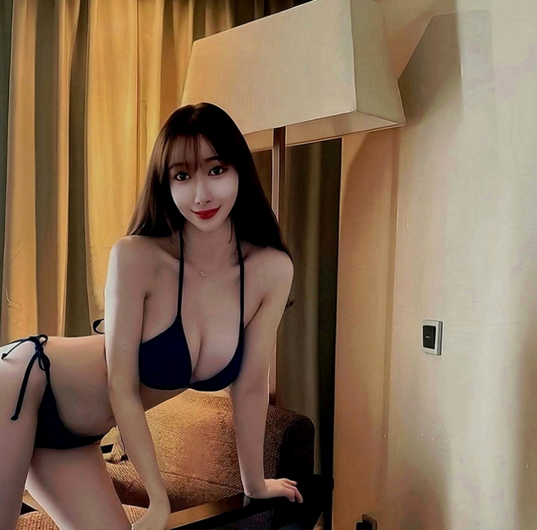 彰投外送茶莊：千葉 |人氣校花|167cm|42kg|E罩杯|18歲|態度很不錯 主動型那種哦！  整體會比較有女友FU 溫柔