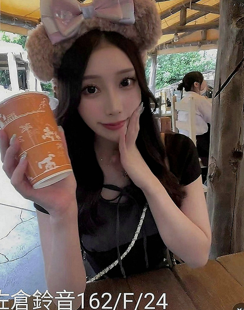 歸仁外約茶：舒婷 |國中老師|163cm|43kg|C罩杯|18歲|騷麥的時候在學校還會穿的很性感 絲襪搭配短裙 超讓人想要 下體兩腿 交叉在一起